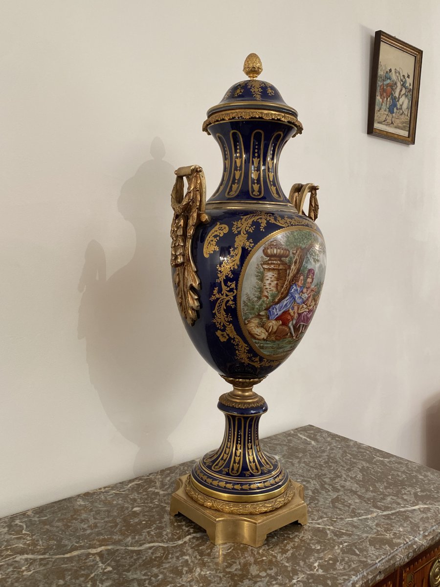 Grand Vase En Porcelaine Bleu Dans Le Gout De Sevres Bronze Doré-photo-3