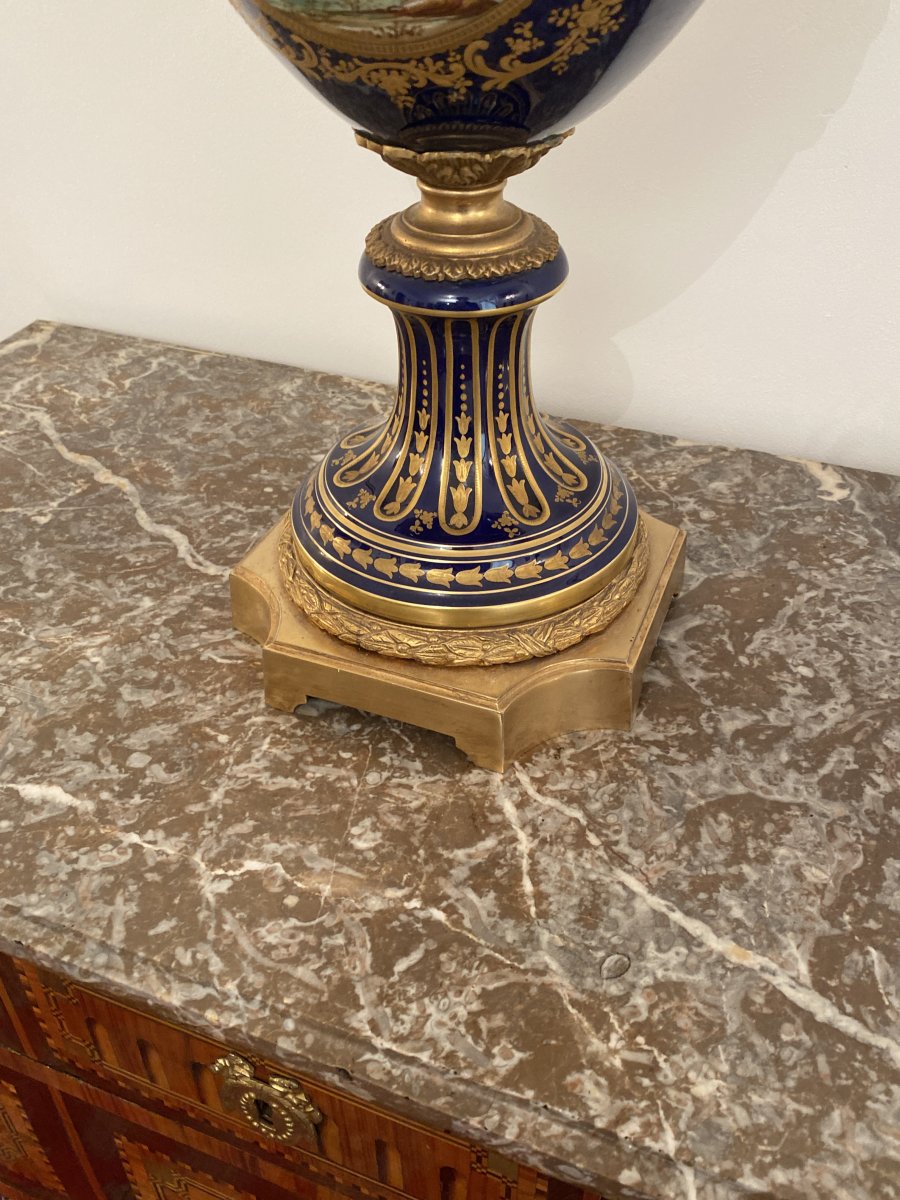 Grand Vase En Porcelaine Bleu Dans Le Gout De Sevres Bronze Doré-photo-4