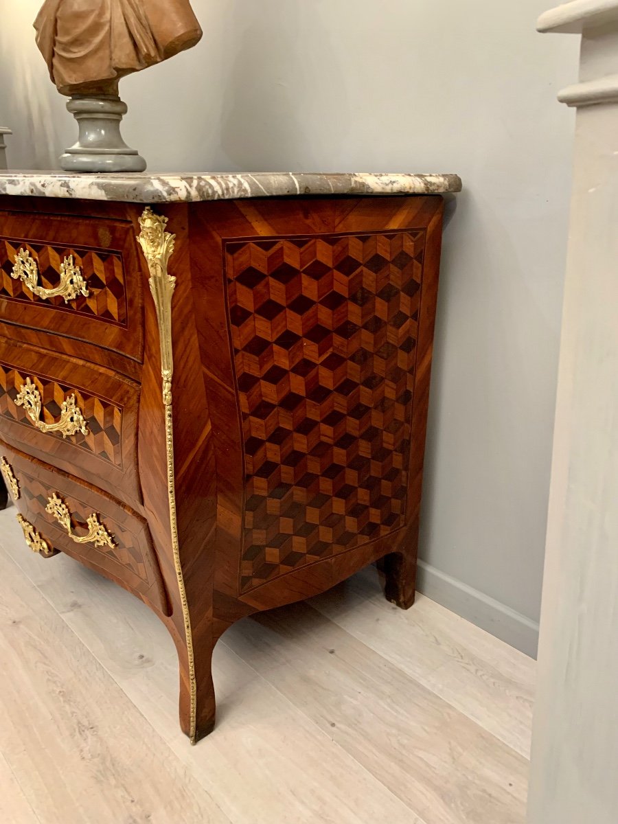 Commode Galbée En Marqueterie d'Epoque Louis XV Vers 1750-photo-2