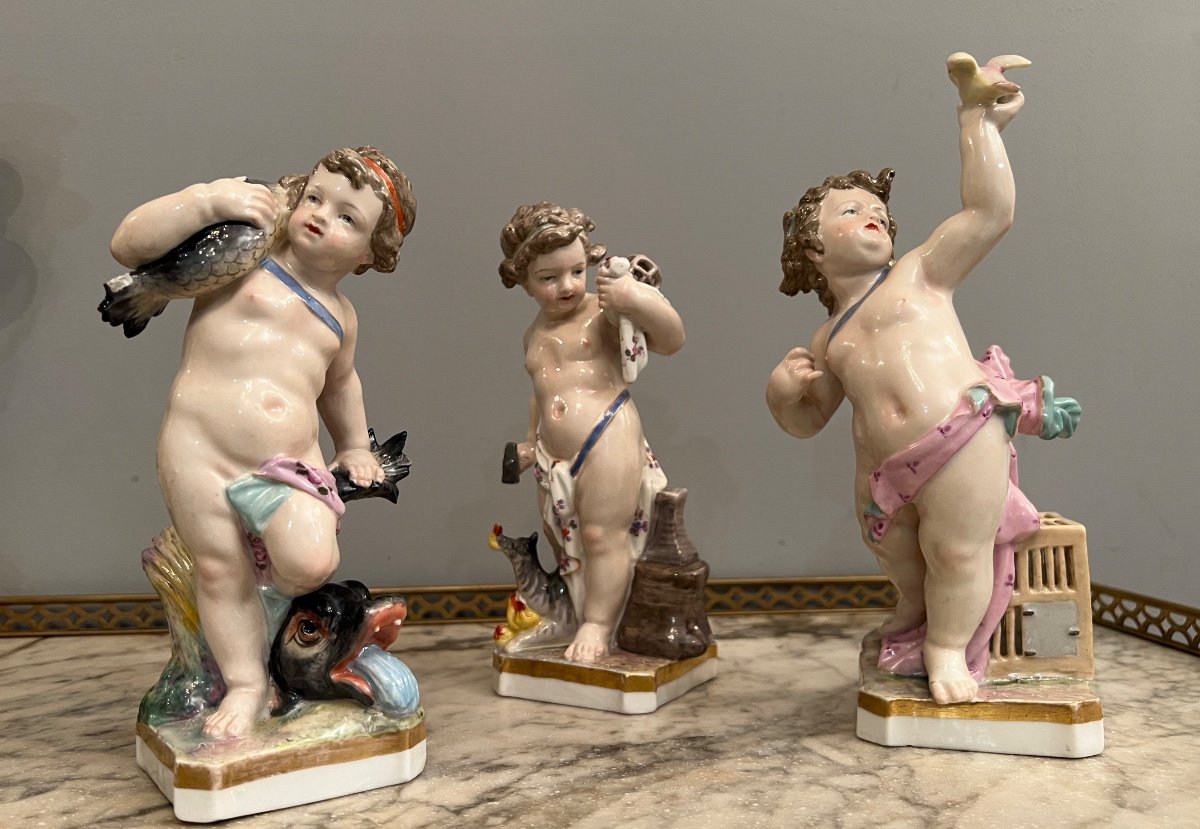 Suite De 3 Statuettes En Porcelaine De Meissen Epoque XIXeme