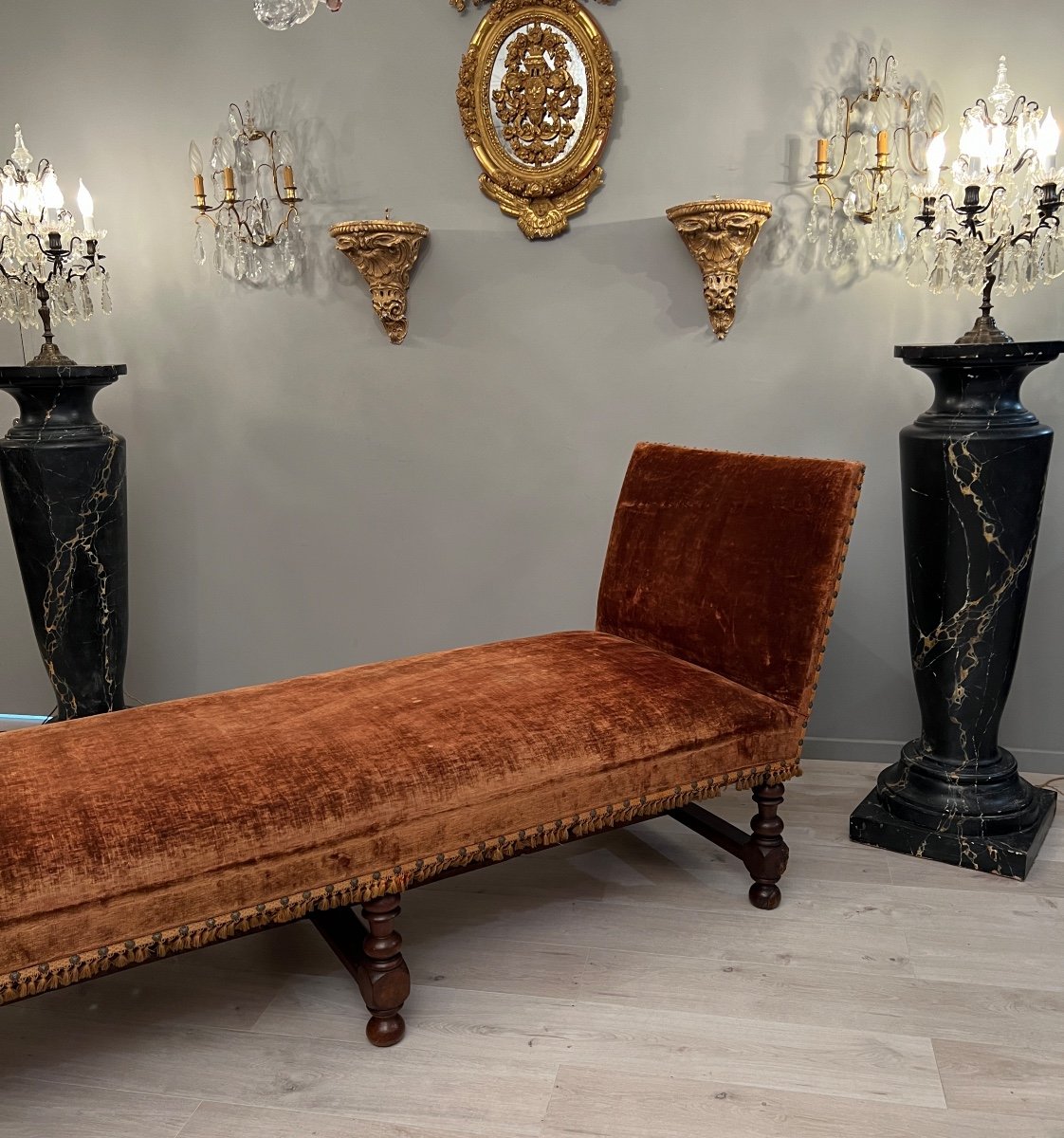 Important Chateau Bench In Walnut Louis XIII XVII Period-photo-4