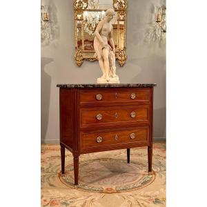 Jean - Baptiste Vassou, Commode En Acajou Estampillée d'Epoque Louis XVI Vers 1770