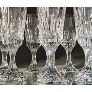 Maison Baccarat, Modèle ASSAS, Série de 8 Verres à Vin Cristal Taillé