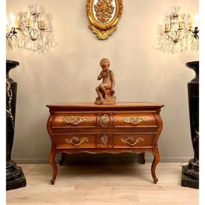 Commode Sauteuse De Forme Tombeau en Noyer d'Epoque Louis XV Vers 1750