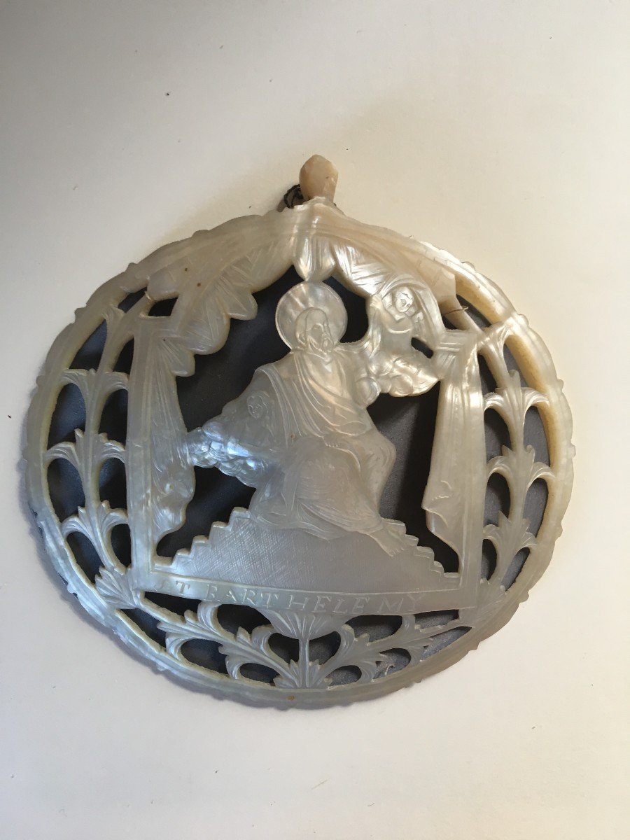 Votive Object In Carved Mother-of-pearl Probably From The 18th Century In Southern Italy.