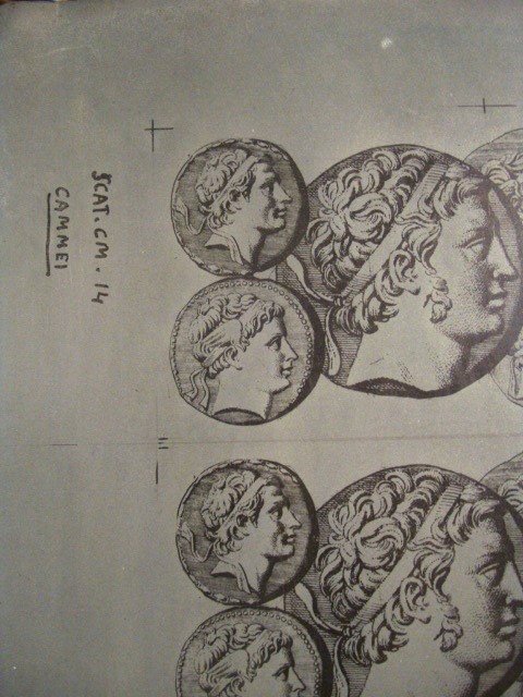  "plaque de zinc lithographique de Piero Fornasetti" : Série de pièces à l'antique-photo-2