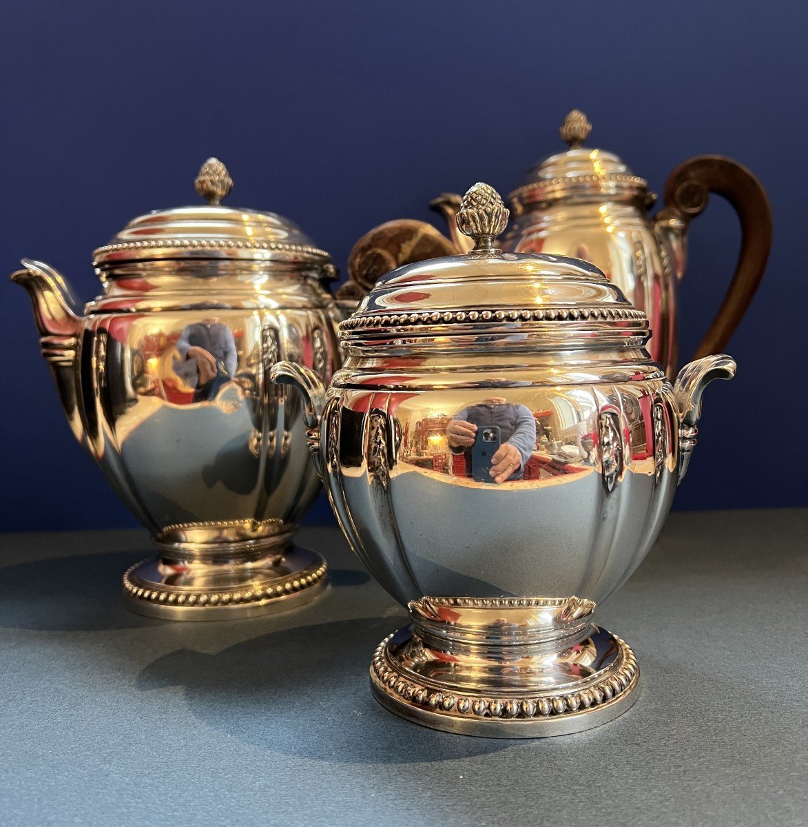 Set Of 3 Pieces Consisting Of 1 Coffee Pot, 1 Teapot And A Sugar Bowl In Silver-plated Art Deco Metal.-photo-8