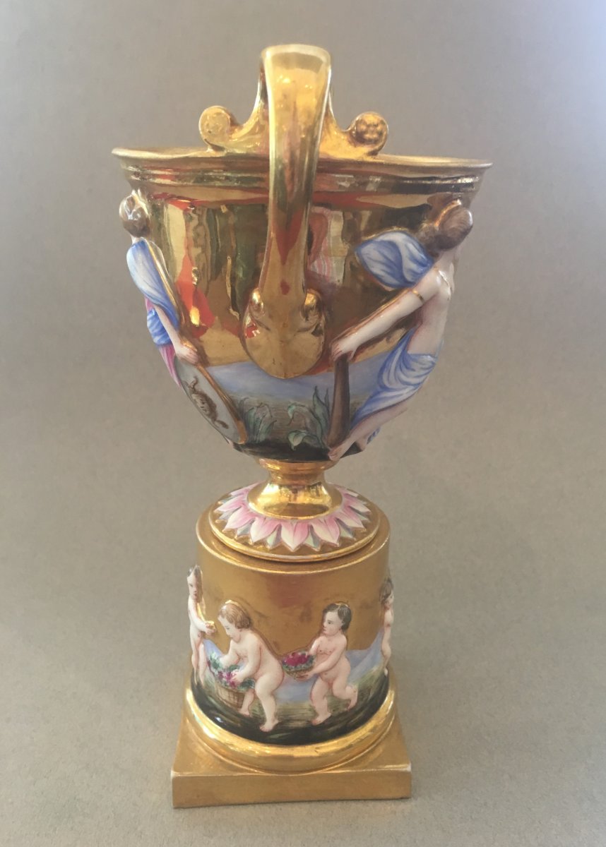 Capodimonte XIXth Century Cup On Pedestal-photo-1