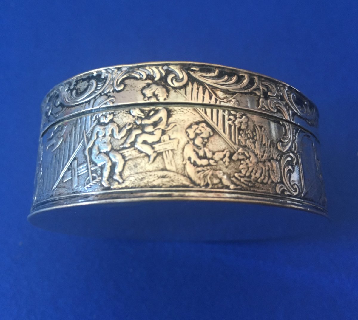 Round Box In Sterling Silver - German Work-photo-3