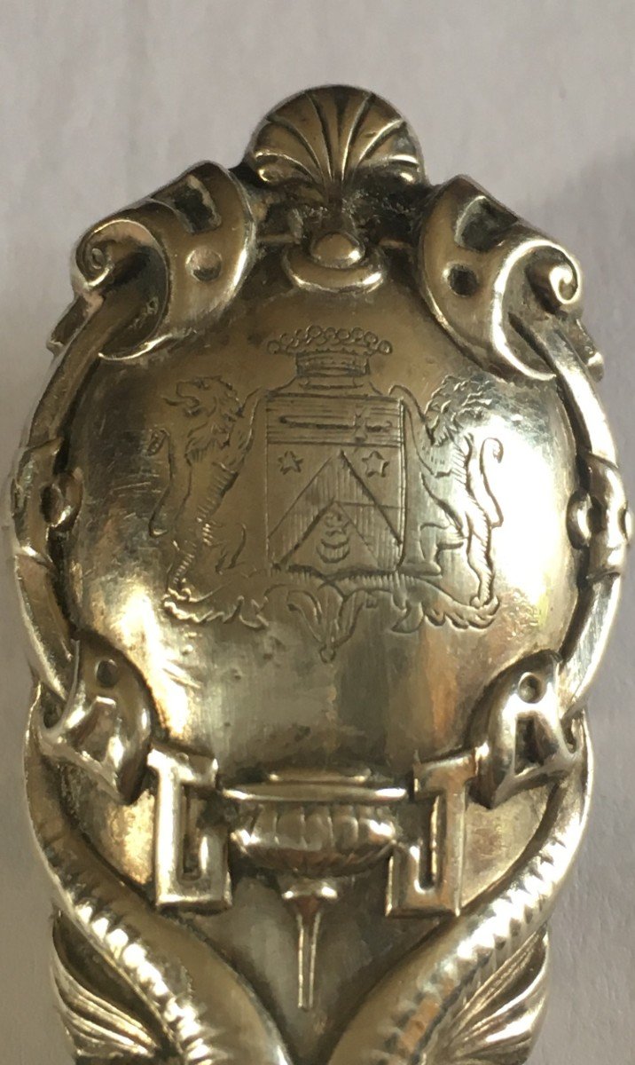 Deux Couverts à Mignardises Avec Des Armoiries De Comte En Argent