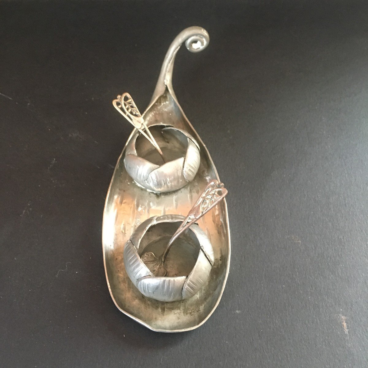 Pepper And Salt In The Shape Of A Water Lily Resting On Its ... Chanal-photo-1