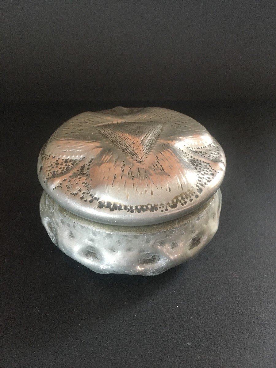 Box - Stylized Vegetable Candy Box In The Shape Of A Clover In Pewter 1900 Signed Ea Chanal-photo-2