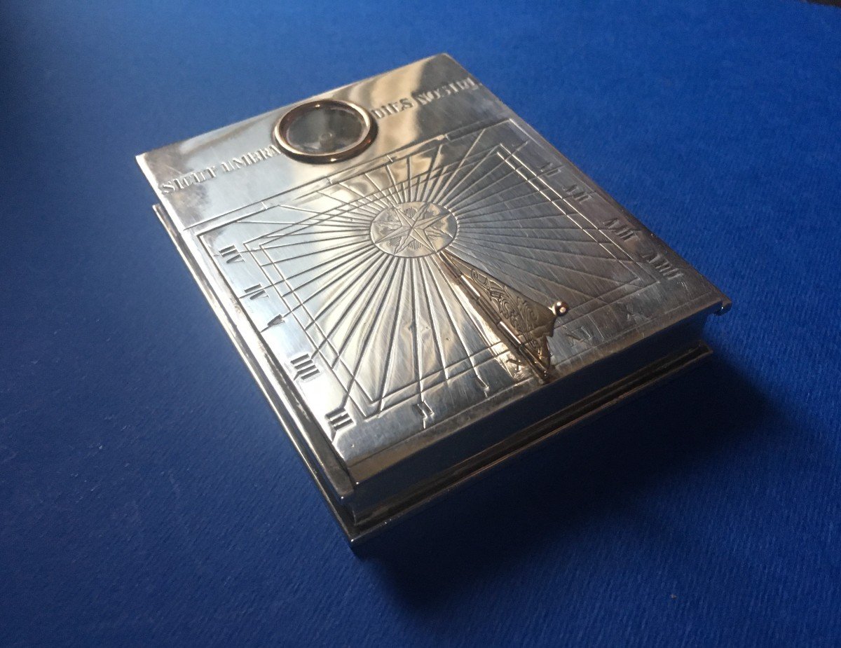 Poudrier Sundial Box In Silver And Gold Signed Mellerio Dit Meller