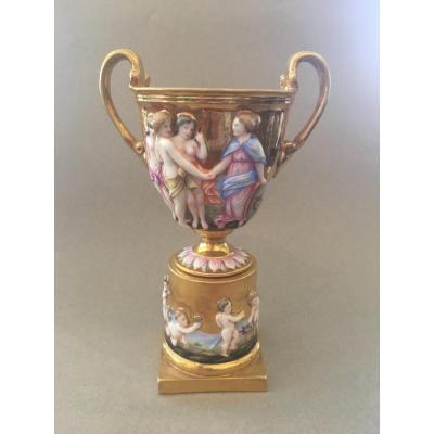 Capodimonte XIXth Century Cup On Pedestal