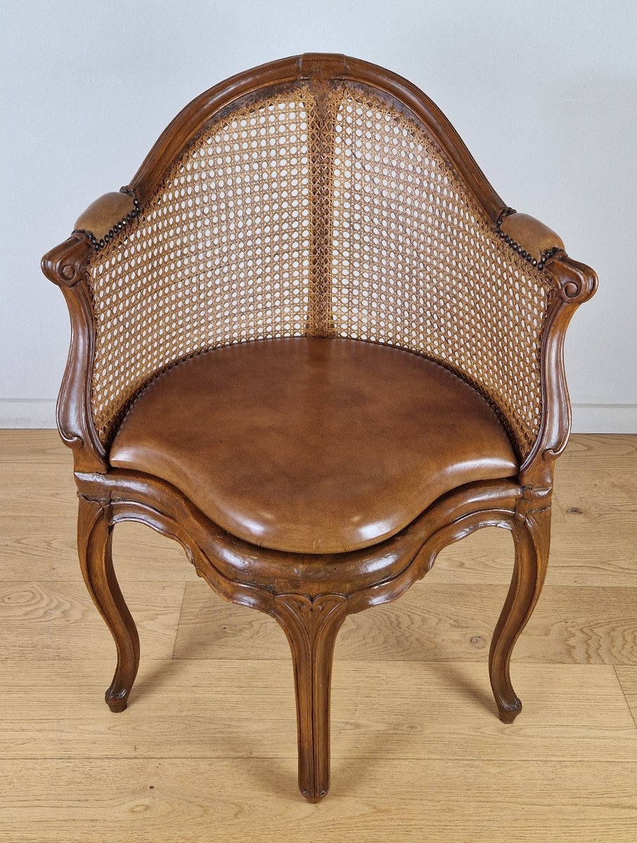 Fauteuil de bureau canné d’époque Louis XV, vers1750.