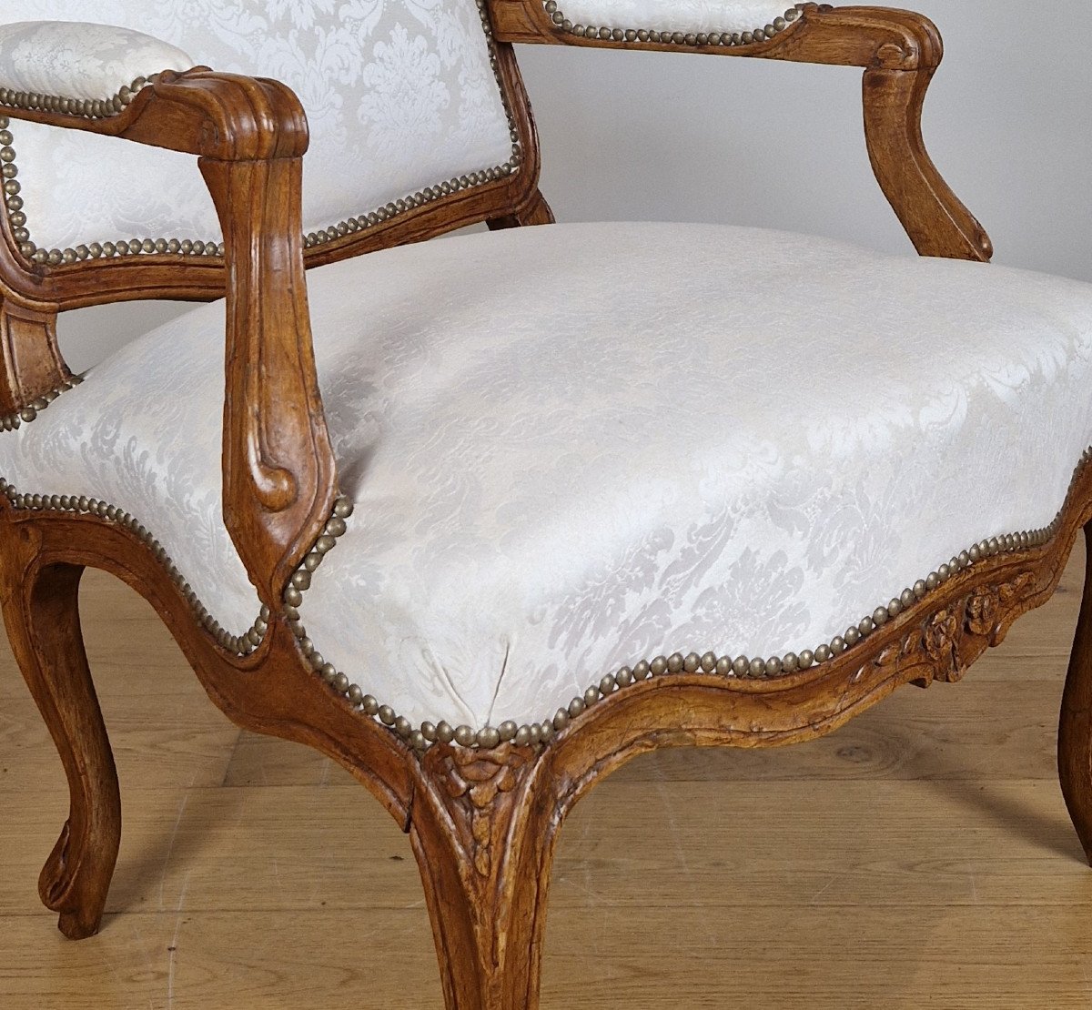 Paire De Fauteuils à Dos Plats D’époque Louis XV.-photo-3
