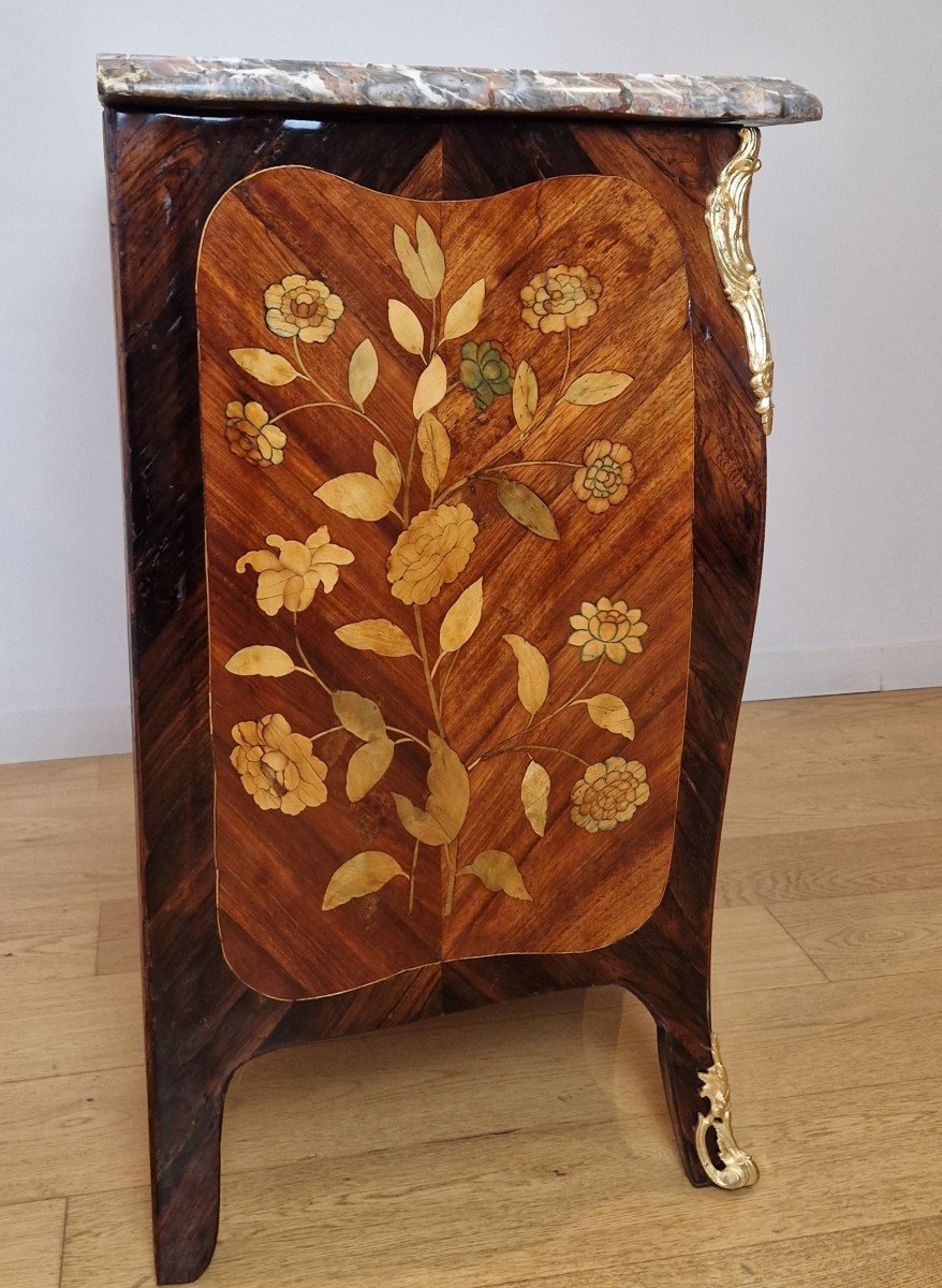 Commode D’entre Deux D’époque Louis XV En Marqueterie De Fleurs, Vers 1745-photo-2