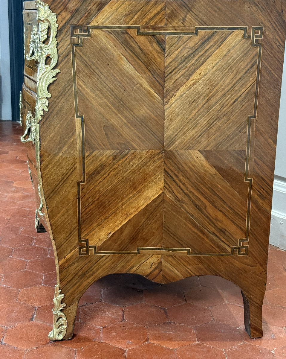 Louis XV Chest Of Drawers, Early Transition.-photo-4