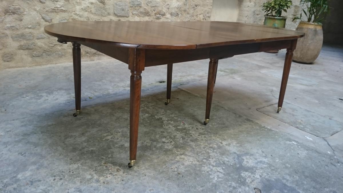 Table d'époque Louis XVI de salle à Manger, allonges en noyer. 