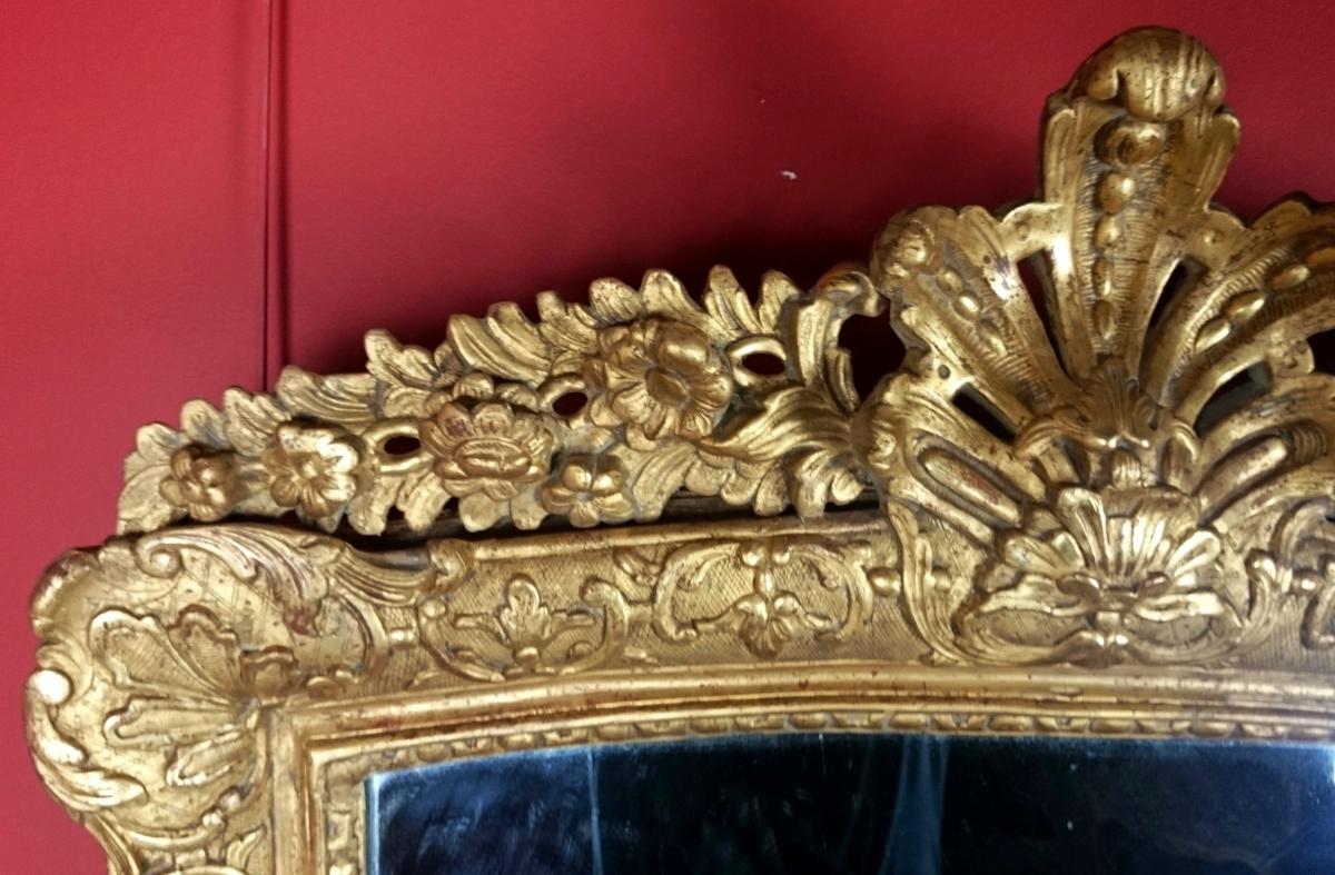 Elégante glace à fronton d’époque fin Louis XIV début Régence.-photo-1