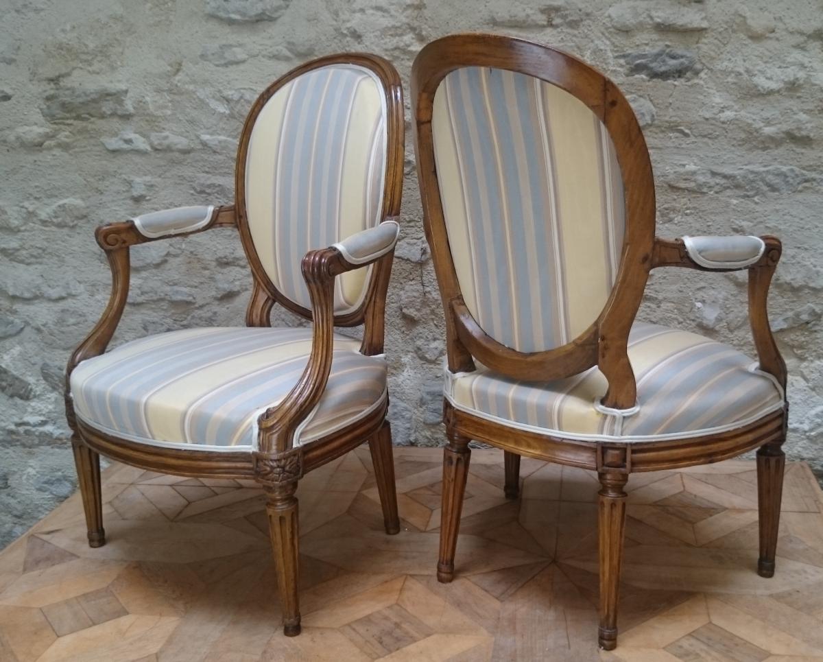 Paire de fauteuils Louis XV 18e estampillés LOUIS DELANOIS.-photo-4