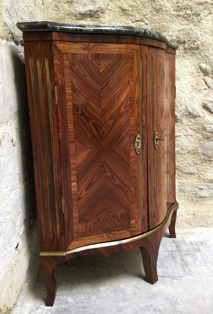 A Regence Ormolu-mounted Kingwood, Rosewood Veneer Encoignure. Early 18th-photo-3