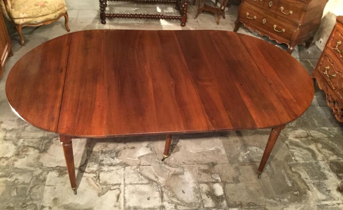 A Louis XVI Solid Walnut Exending Dining Table. 18th Century-photo-2