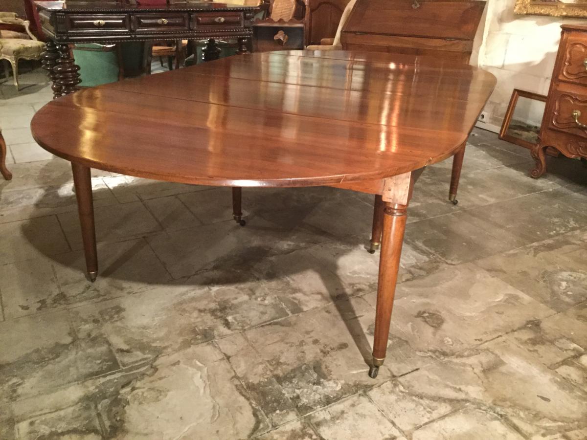 A Louis XVI Solid Walnut Exending Dining Table. 18th Century-photo-3