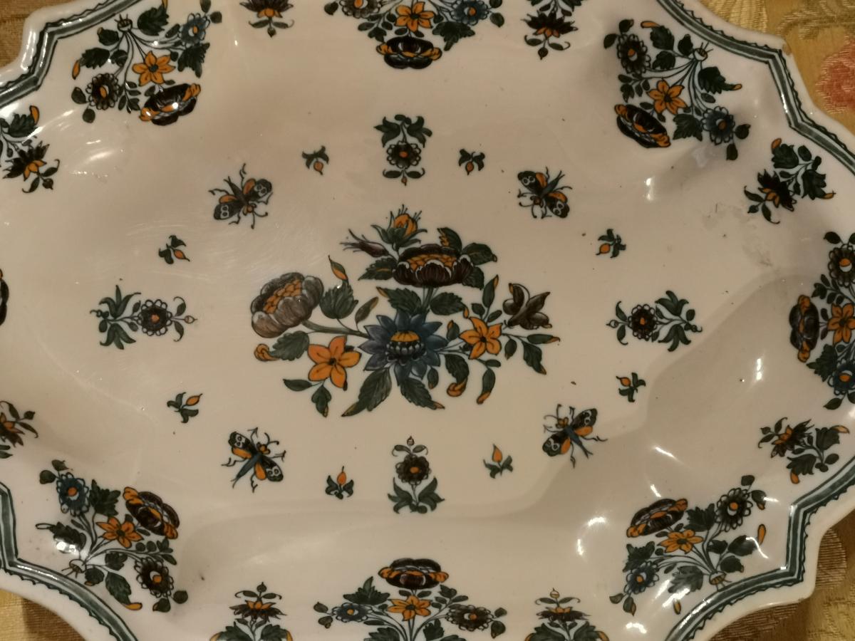 Polychrome Moustier Dish With Butterflies And Solanées.-photo-2