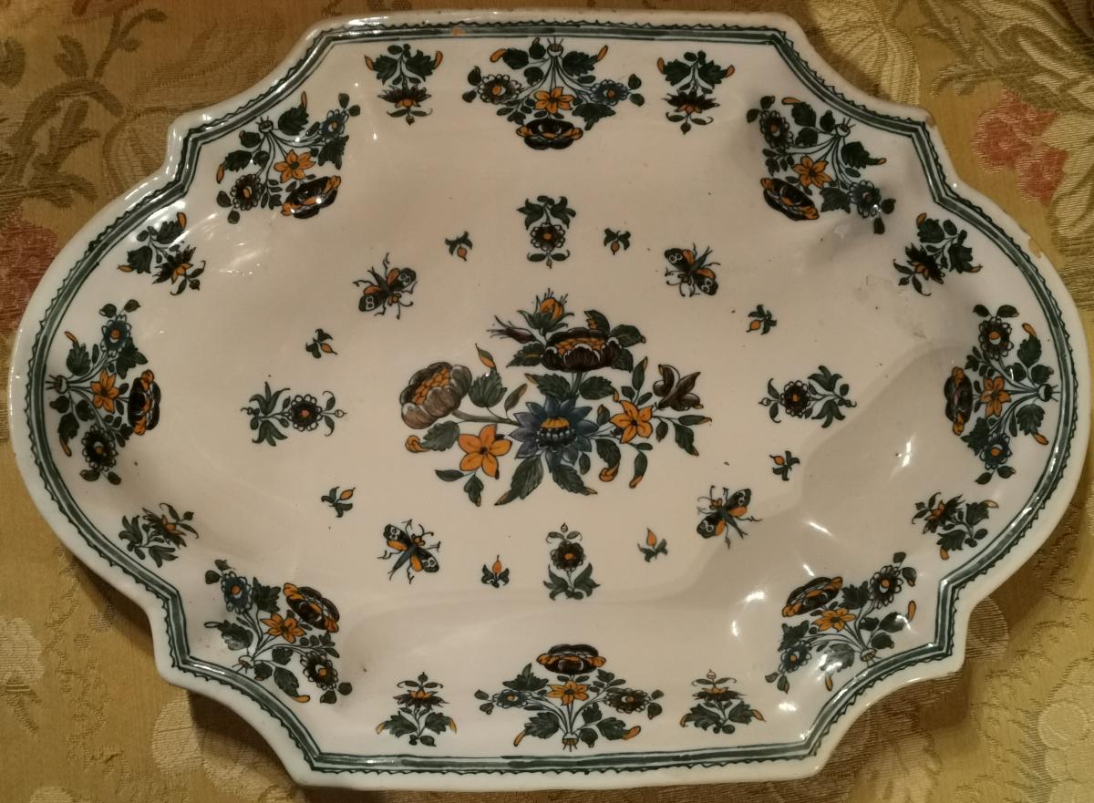 Polychrome Moustier Dish With Butterflies And Solanées.-photo-1