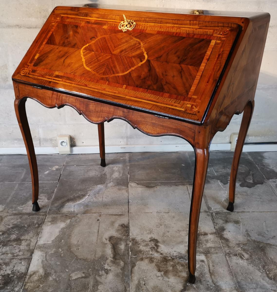 Secrétaire à Dessus Brisé D’époque Louis XV, Région Lyonnaise, Vers 1740.