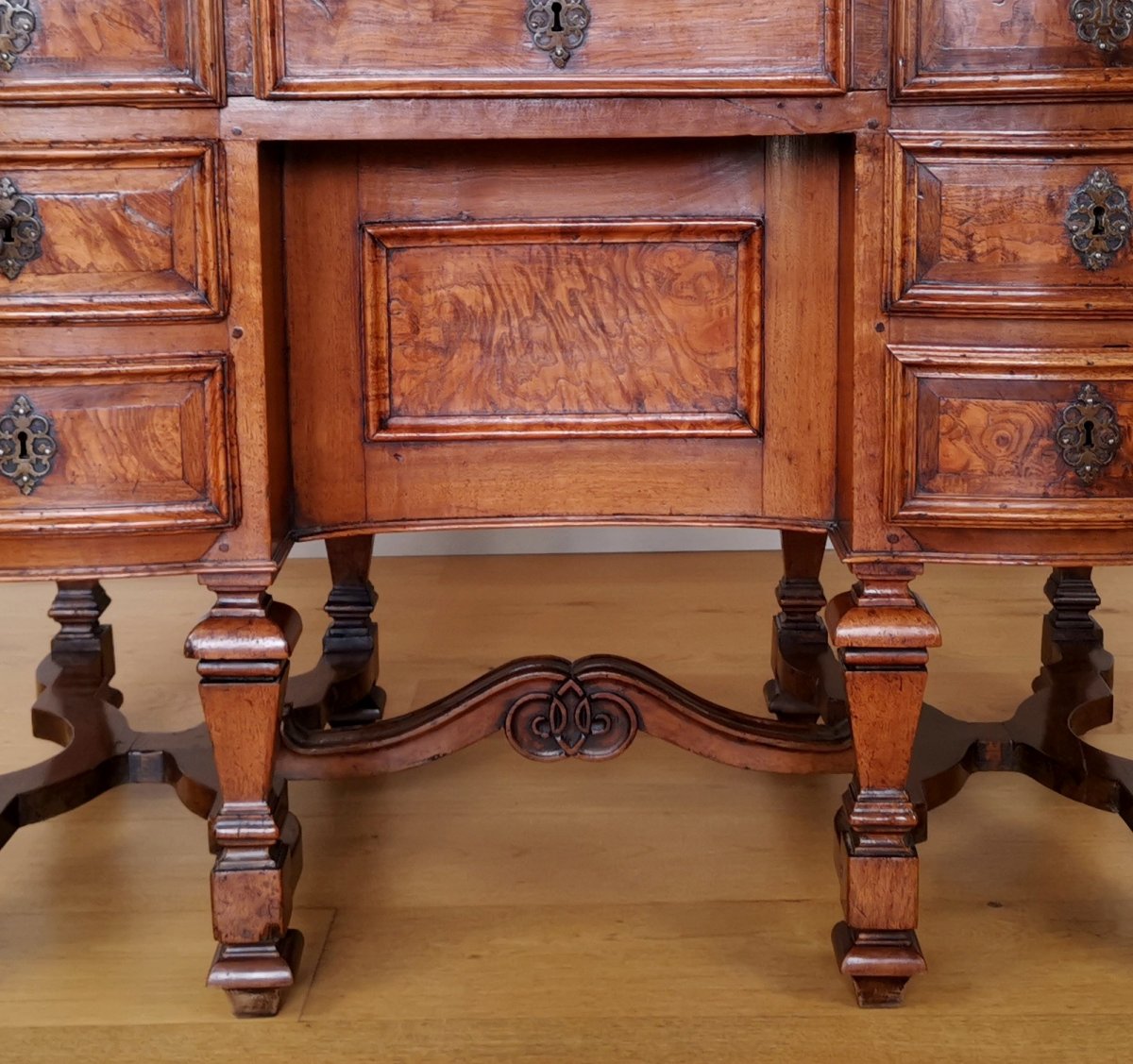 A Louis XIV Mazarin Desk, 17th Century Circa 1660-photo-7