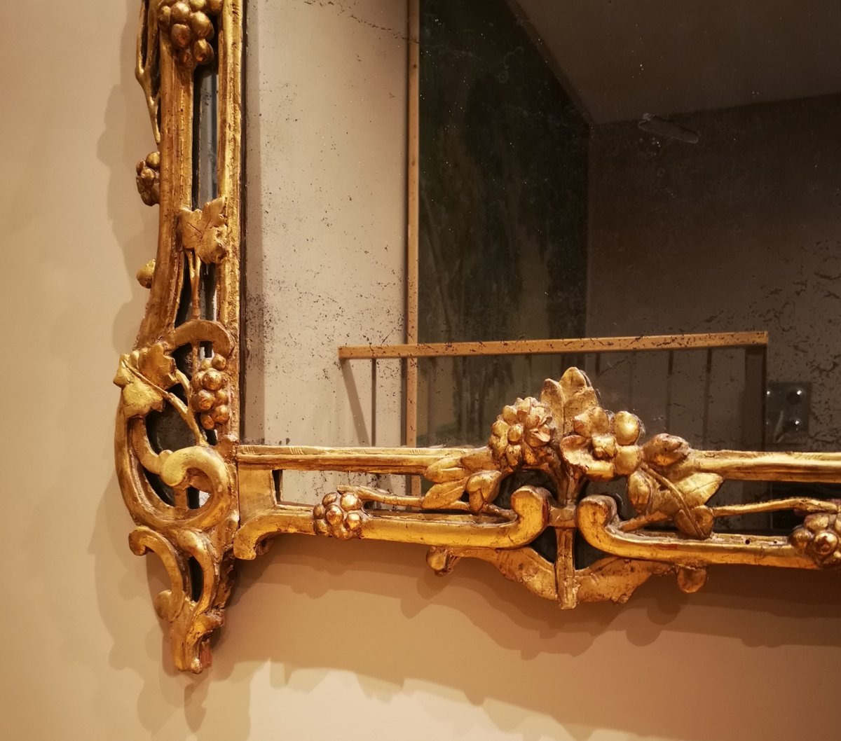 A Louis XV Giltwood Mirror From Provence – Mid 18th Century Circa 1750-1760-photo-3