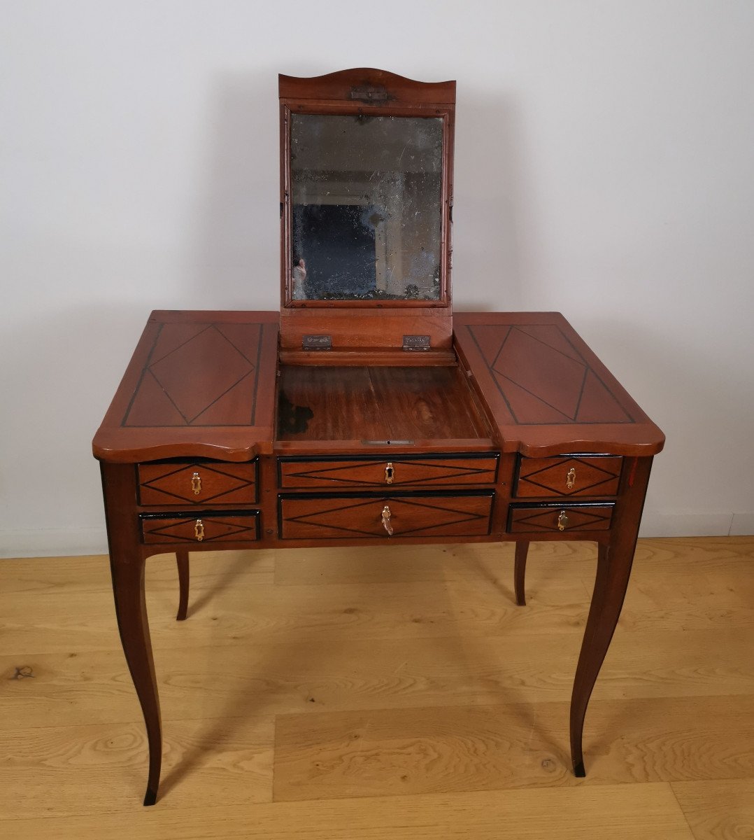 A Louis XV Dressing Table Of Dauphiné, Mid18th Century 1750-1760-photo-3