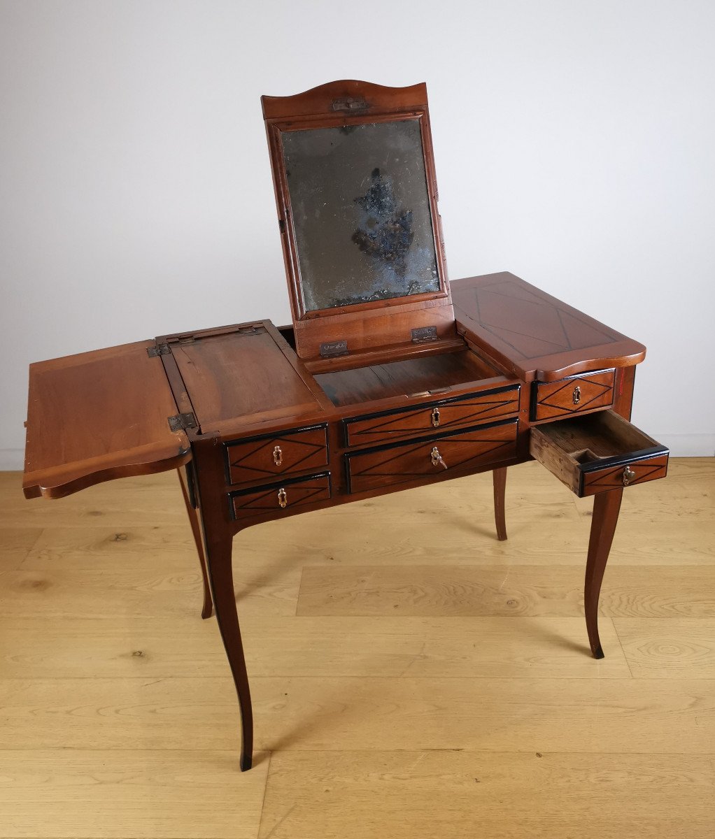 A Louis XV Dressing Table Of Dauphiné, Mid18th Century 1750-1760-photo-4