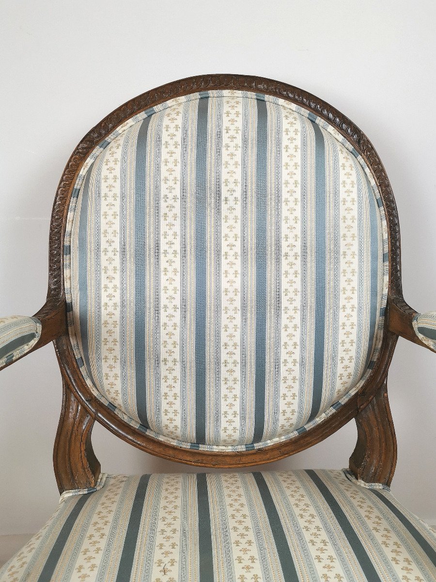 Fauteuil Lyonnais à La Reine En Médaillon D’poque Louis XVI. -photo-3