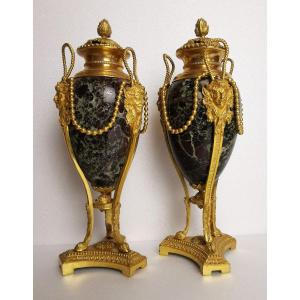 Paire De Cassolettes En « Athéniennes » Louis XVI à L’effigie De Bacchus.