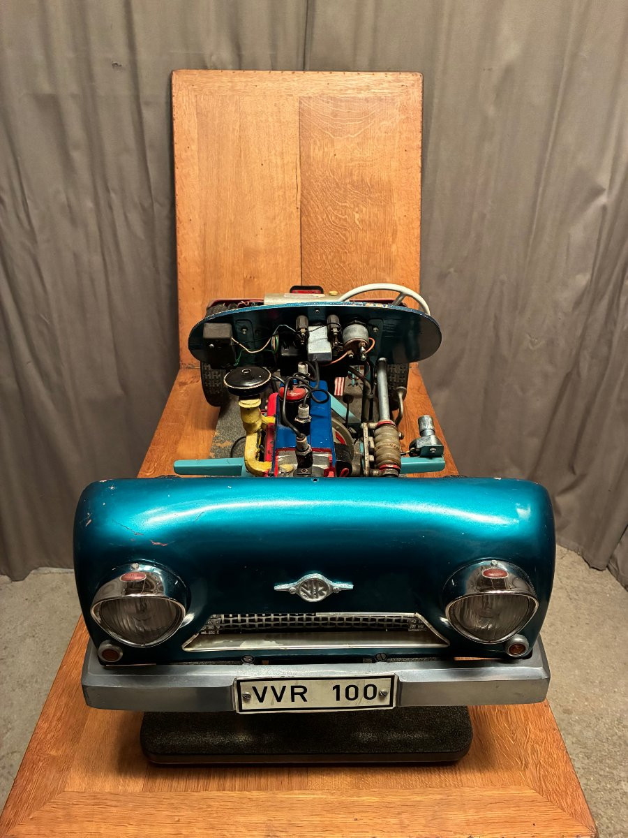 Ancienne voiture didactique d'auto école. Métier.-photo-2