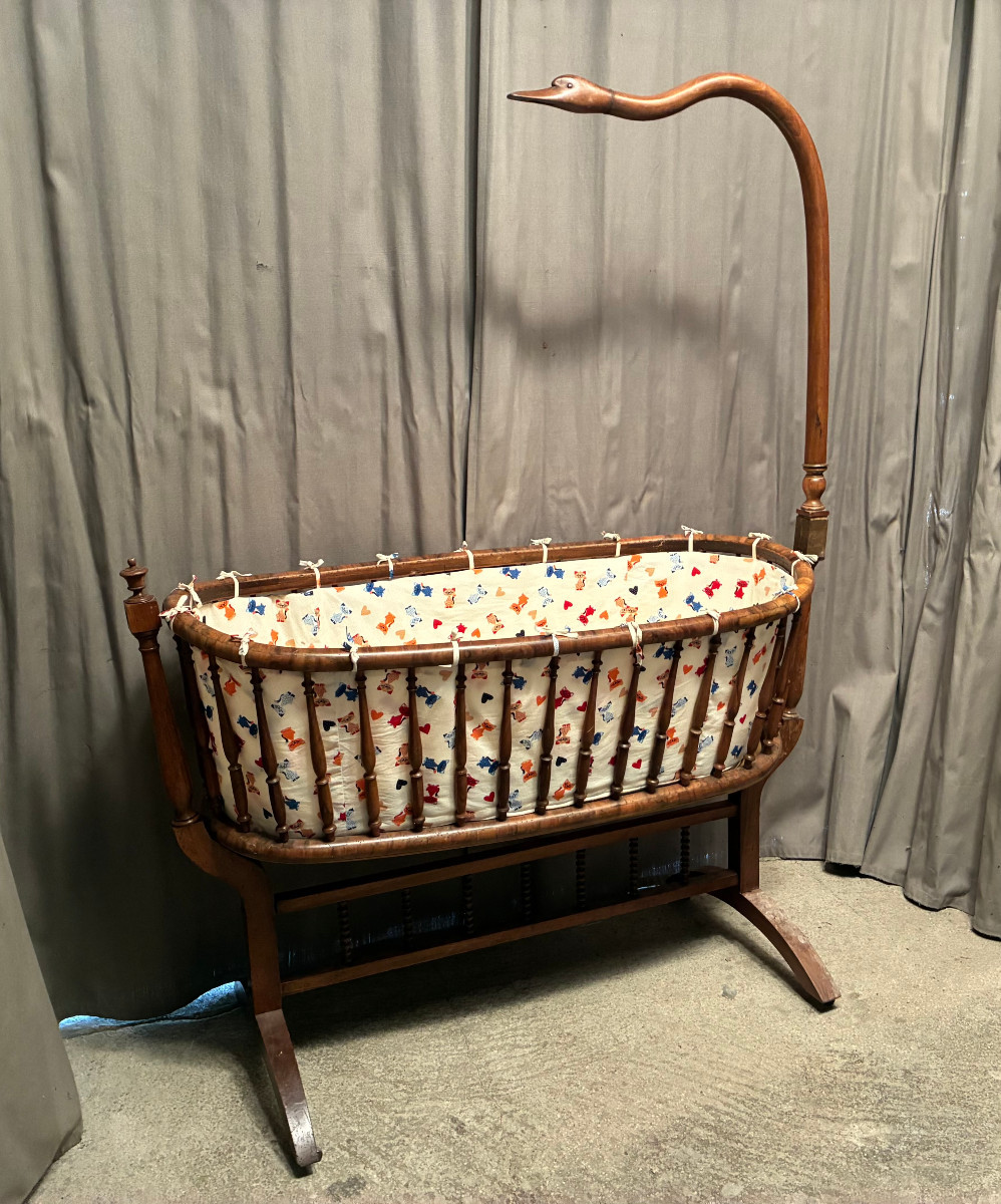 Ancien grand berceau, col de cygne, début du 19ème siècle.