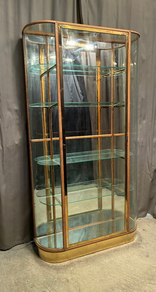 Old Display Case. Hotel, Casino, Brasserie, Luxury Business.