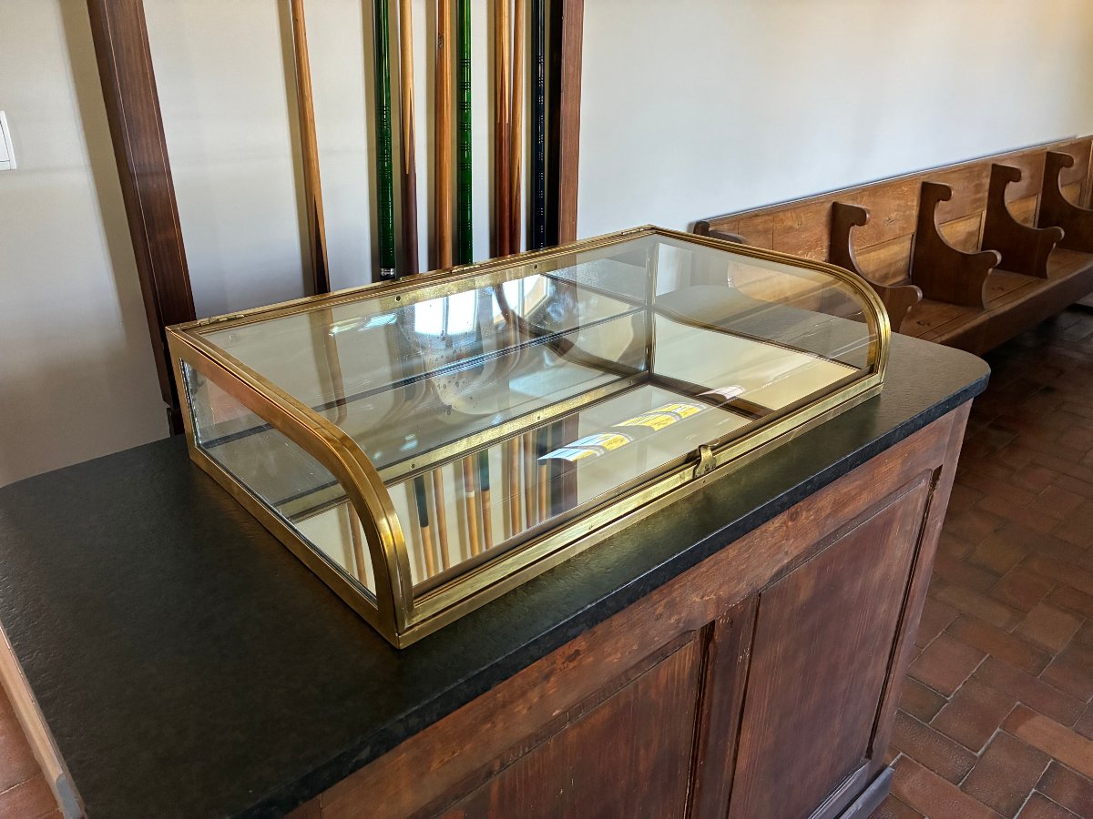 Ancienne vitrine à poser sur un comptoir de magasin de luxe,  commerce, métier.-photo-2