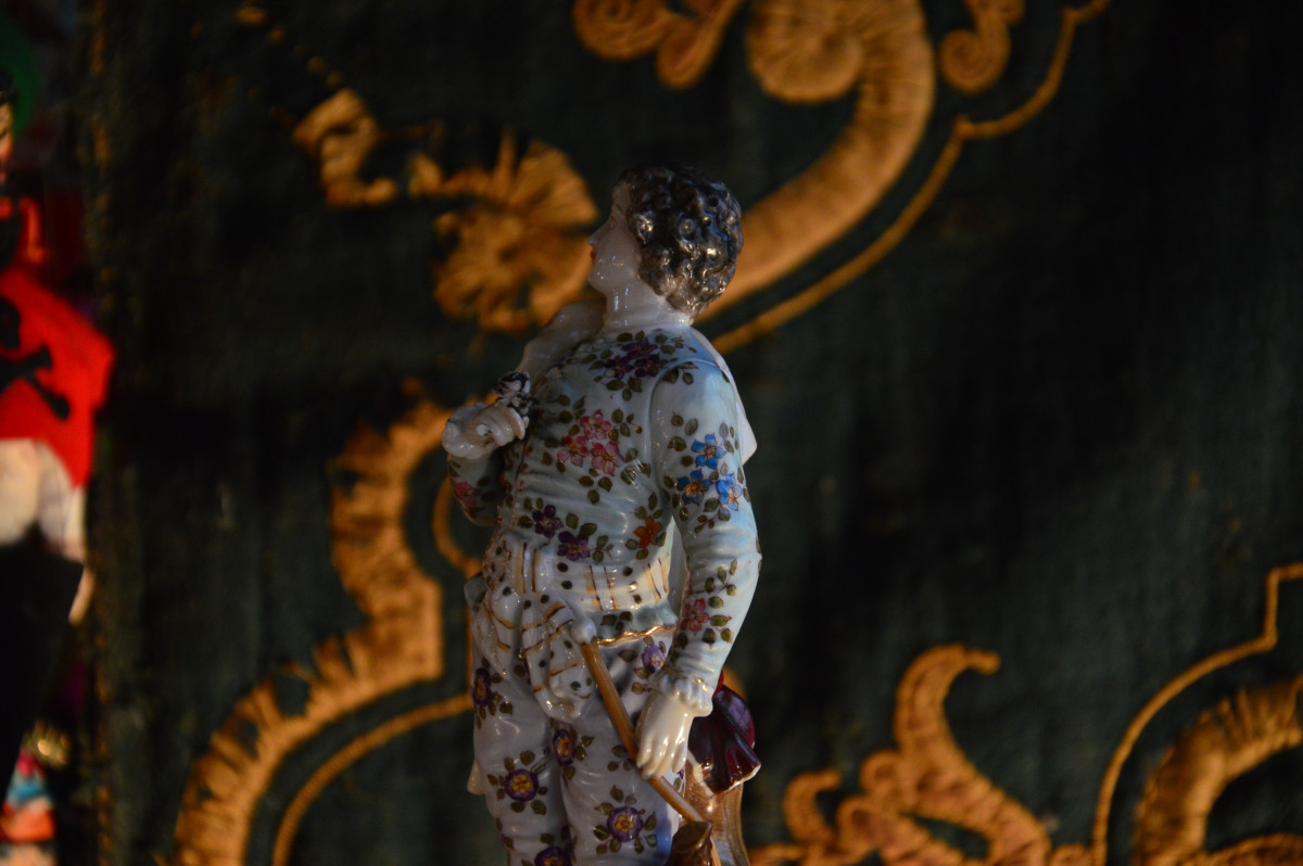 19th Century German Porcelain Statuette-photo-4