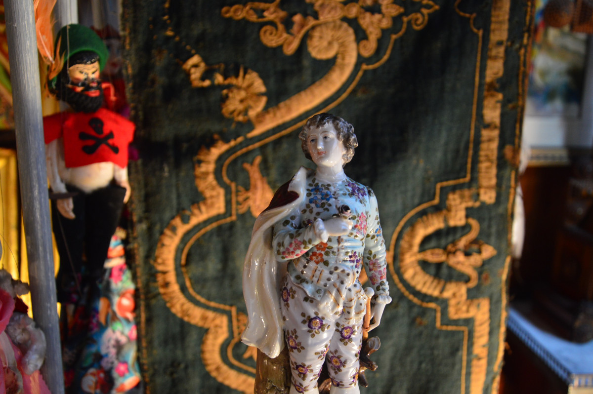 19th Century German Porcelain Statuette-photo-5