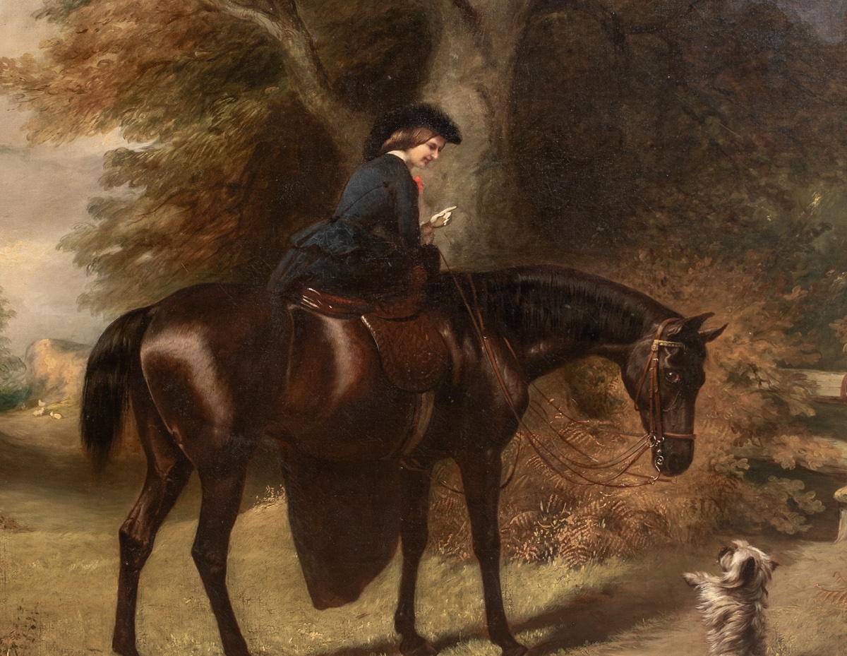 LA COMTESSE D'UXBRIDGE À CHEVAL SUR « ROSE », UNE CHEVALETTE BAIE NOIRE AVEC UN TERRIER -photo-4
