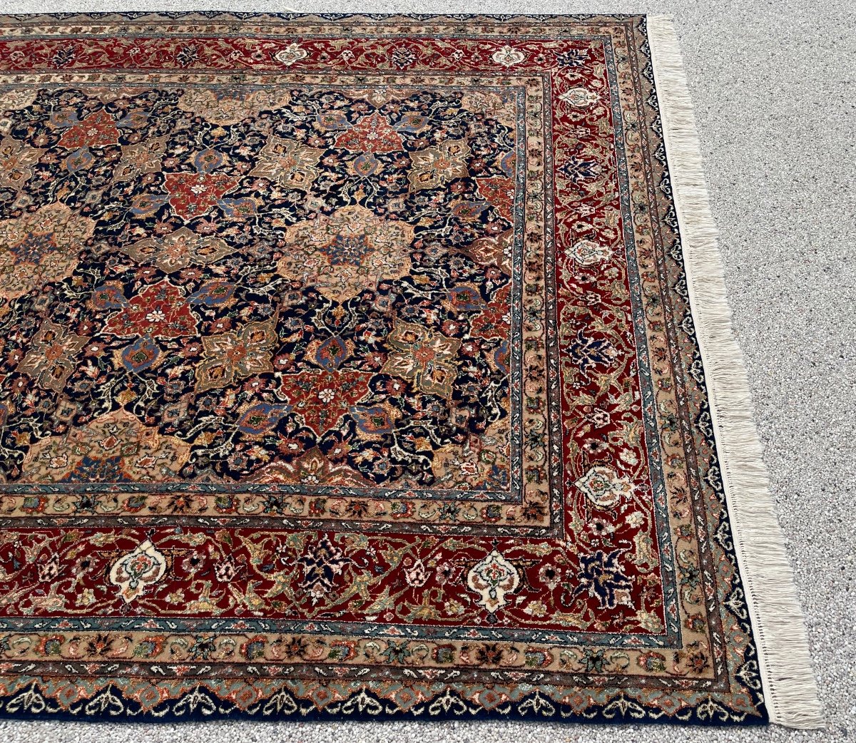 Indo-isfahan Rug /  Wool And Silk. 270x180 Cm-photo-3