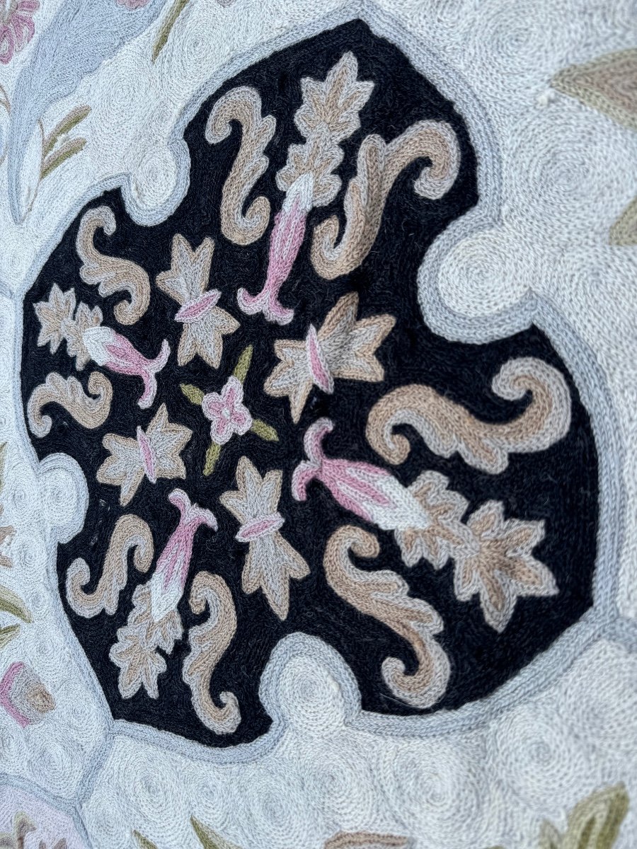 European Embroidered Rug 257x176 Cm-photo-3