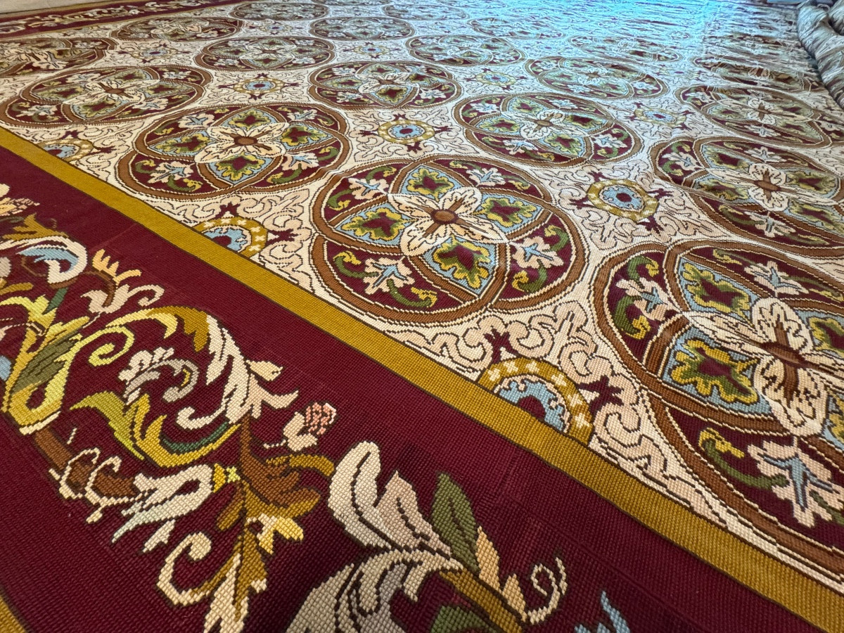 Large Aubusson Rug With Small Point 465 X 455 Cm-photo-2