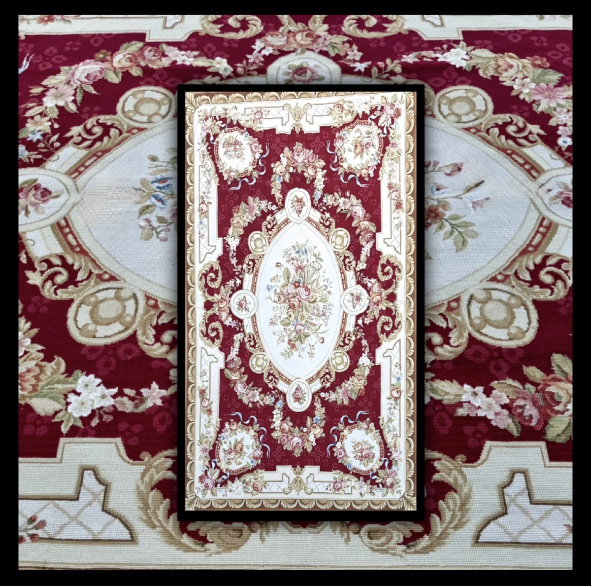 Tapis aux Points Nou&eacute;s de style Aubusson