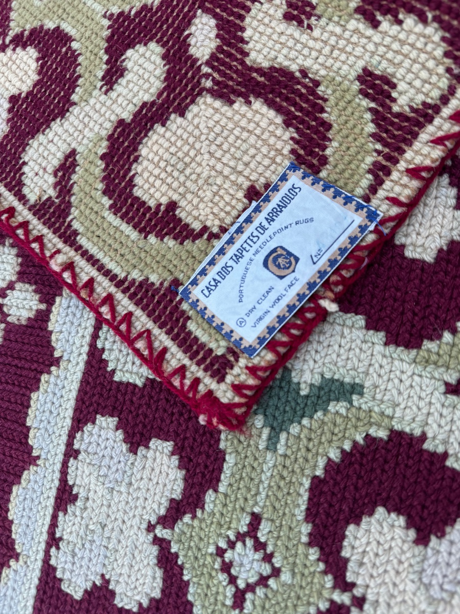 Tapis portugais d’Arraiolos – XXᵉ siècle 320x240 cm-photo-3