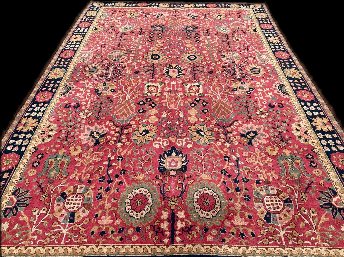 Old Carpet After Jeziorak Kirman Vase Design.